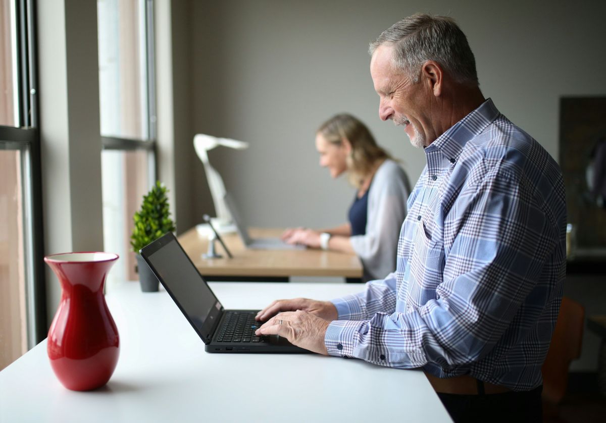 Dank digitaler Lernformen lässt sich Weiterbildung flexibel gestalten. (© thestandingdesk / Unsplash) Dank digitaler Lernformen lässt sich Weiterbildung flexibel gestalten. (© thestandingdesk / Unsplash)
