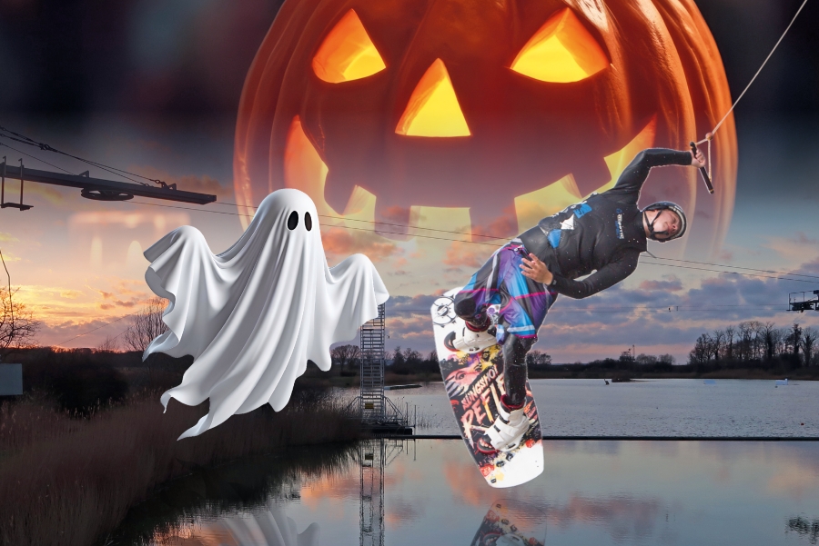 Adrenalin garantiert beim beliebten Halloween-Riding am Weissenhäuser Strand (Bildquelle: Ferien- und Freizeitpark Weissenhäuser Strand) Adrenalin garantiert beim beliebten Halloween-Riding am Weissenhäuser Strand (Bildquelle: Ferien- und Freizeitpark Weissenhäuser Strand)