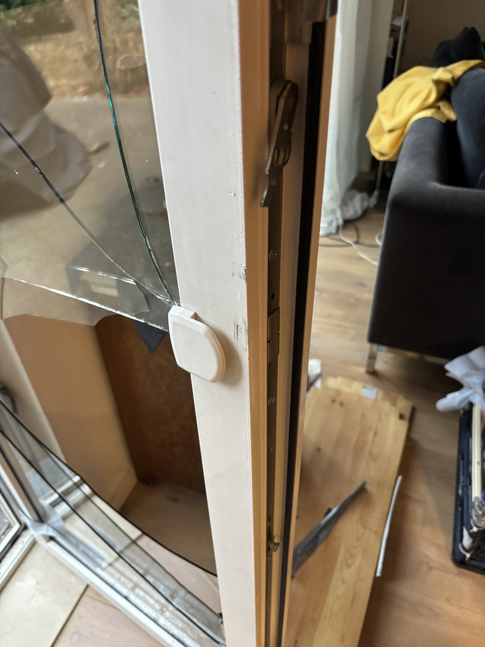 Immer häufiger greifen Einbrecher derzeit gezielt das Glas von Fenstern oder Balkontüren an. (Die Bildrechte liegen bei dem Verfasser der Mitteilung.)