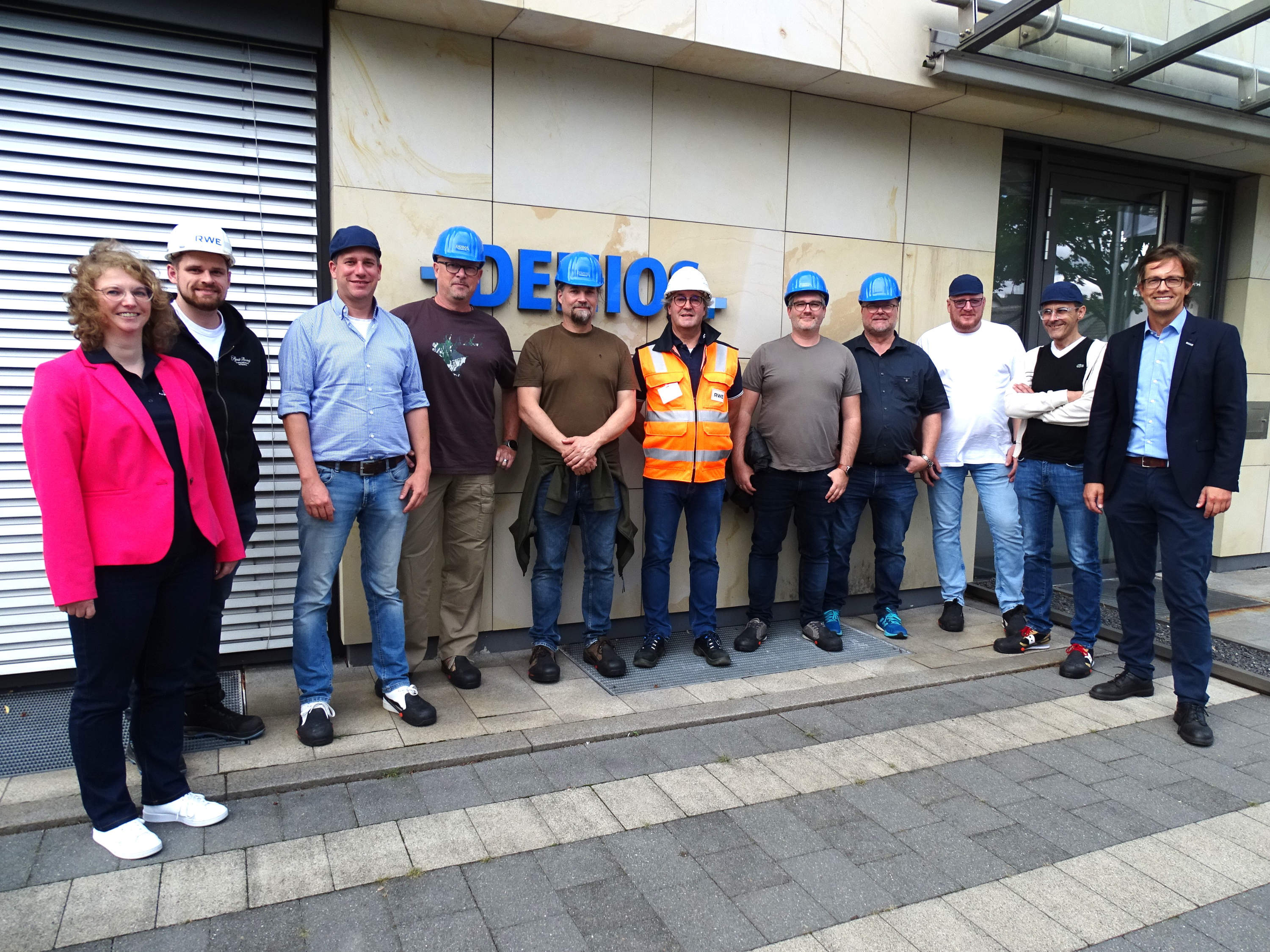 Energiegeladen für mehr Sicherheit: RWE-Arbeitskreis„Gefahrstoffe“bei DENIOS. (Die Bildrechte liegen bei dem Verfasser der Mitteilung.)