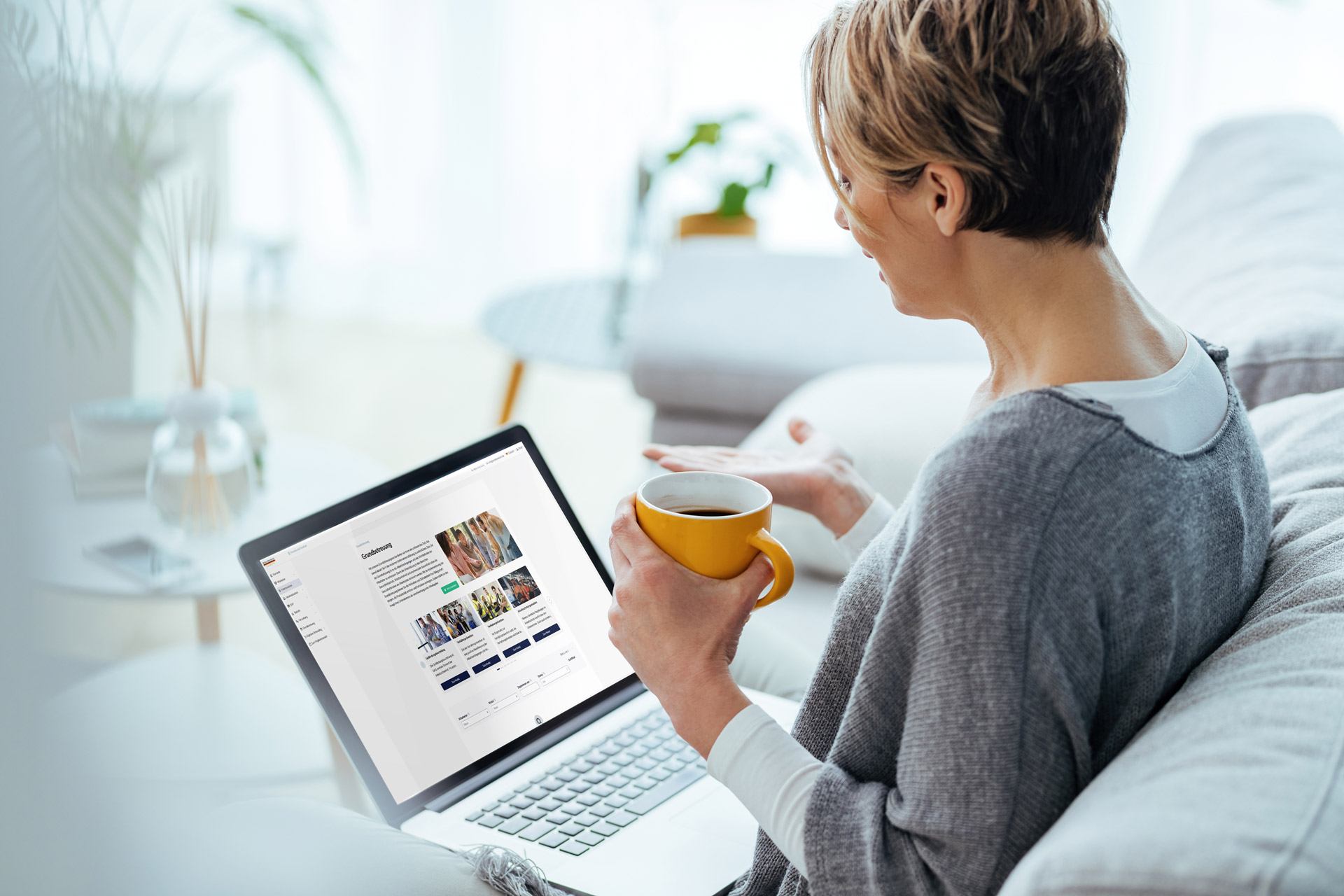 ©freepik und Screenshot der Online-Plattform des Werksarztzentrums Deutschland