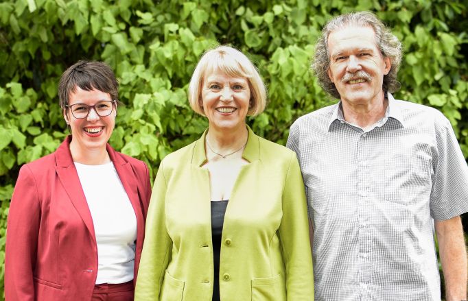 Cornelia Hansen, Elvira Greiner und August Ilg bilden seit Oktober 2025 den ANDHERI-Vorstand. (Die Bildrechte liegen bei dem Verfasser der Mitteilung.)