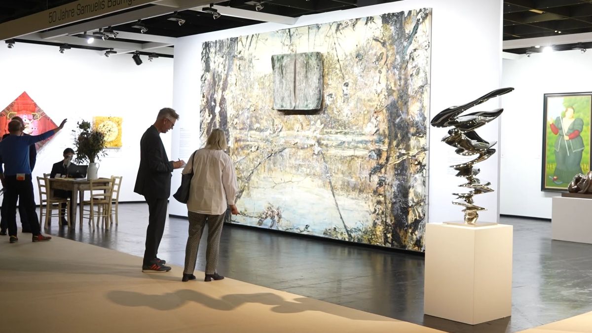 Skulpturen und zeitgenössische Kunst auf der Art Cologne 2025 (© © Messe.TV, Deutsche Messefilm & Medien GmbH)