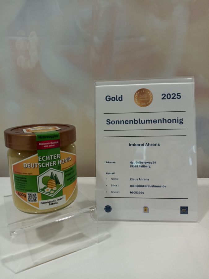 Heidehonig und Sonnenblumenhonig der Imkerei Ahrens Deutscher Honig mit Gold ausgezeichnet (© Imkerei Ahrens Deutscher Honig)