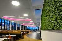 Nachhaltige Beleuchtungsanlagen arbeiten heute nach Bedarf und sehr effizient. (licht.de/Loblicht)