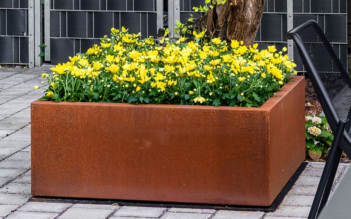 Cortenstahl Pflanzkübel von Greenbop (© Greenbop)