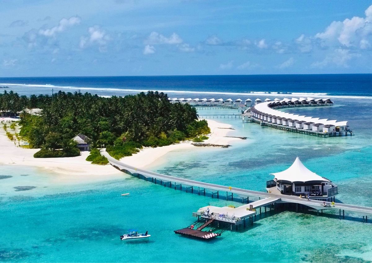 Cinnamon Hakuraa Huraa Maldives (© Cinnamon Hotels & Resorts)