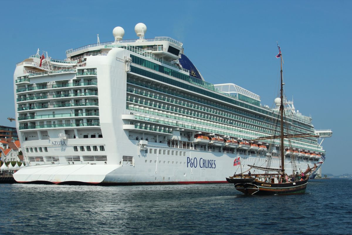 Die Azura kombiniert im Winter 2027/28 die Kanaren mit Marokko  (© Brian Smith / P&O Cruises)