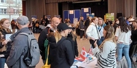 AUF IN DIE WELT Messe in Frankfurt – Viel Interesse am Auslandsjahr (Stiftung Völkerverständigung)