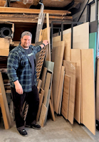 „Wir haben unfassbar viel Platz gewonnen.“ Siggi Hoffmann zum neuen Plattenregal. (© OHRA)