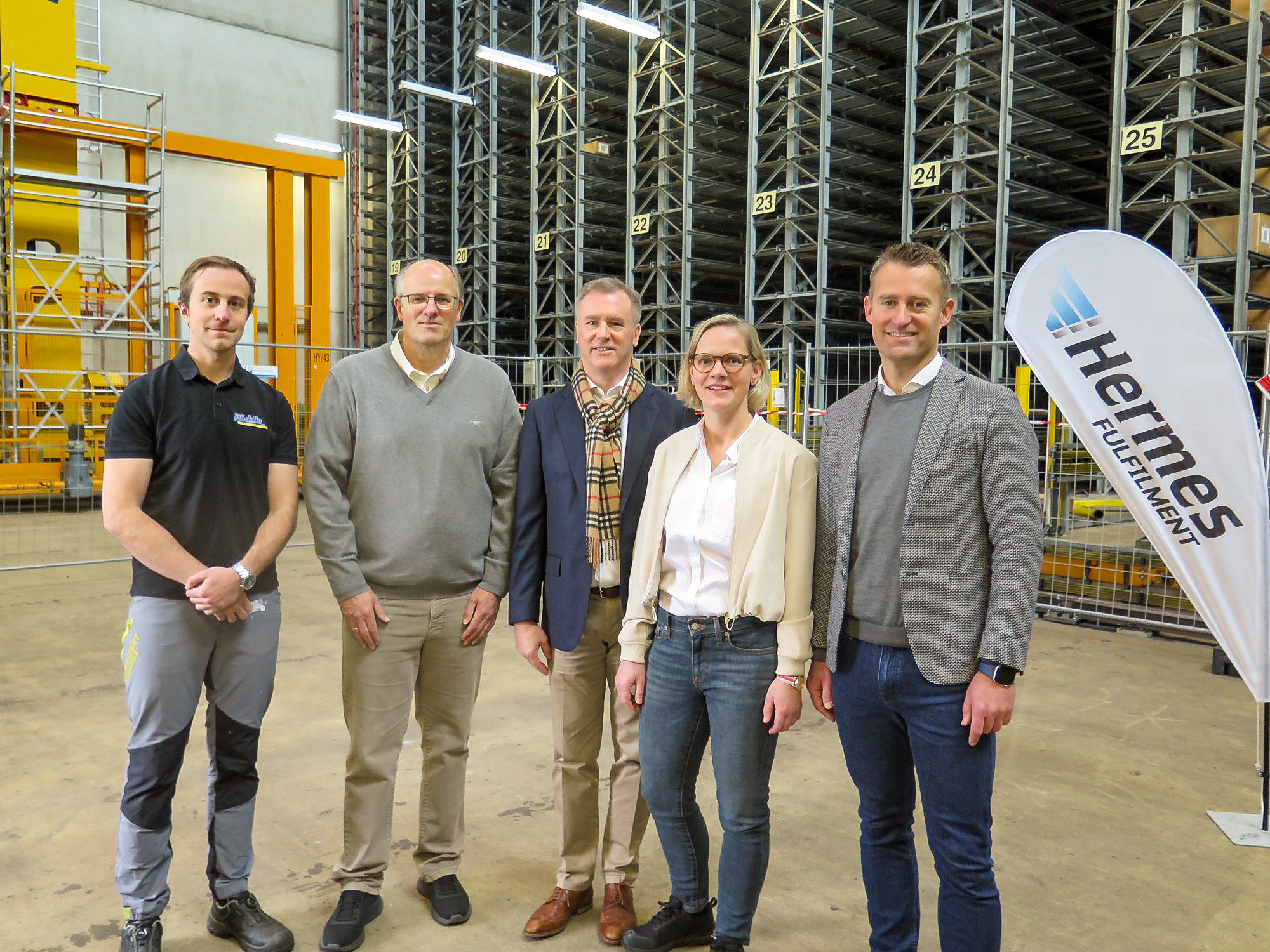 Gelungener Start (v.l.): Raphael Weber, Stefan Nießen, Peter Voser, Barbara Schröder, Roy Smolders. (Bildquelle:©Hermes Fulfilment)