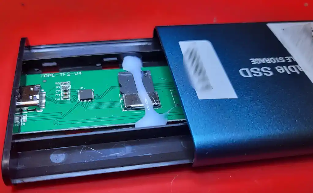 Bei der Datenrettung Betrug aufgedeckt: MicroSD Karte mit 16GB statt 2 TB M2 SSD