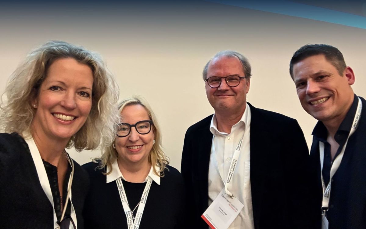 Gemeinsam den DPP in die Praxis bringen: Austausch beim GermanFashion Infotag. (© Narravero GmbH)