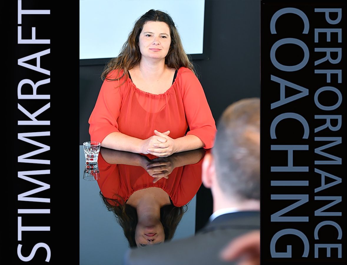 Stimme stärkt Führung: So wird Präsenz hörbar. (© WAHLUNIVERSUM® / Jessica Wahl )