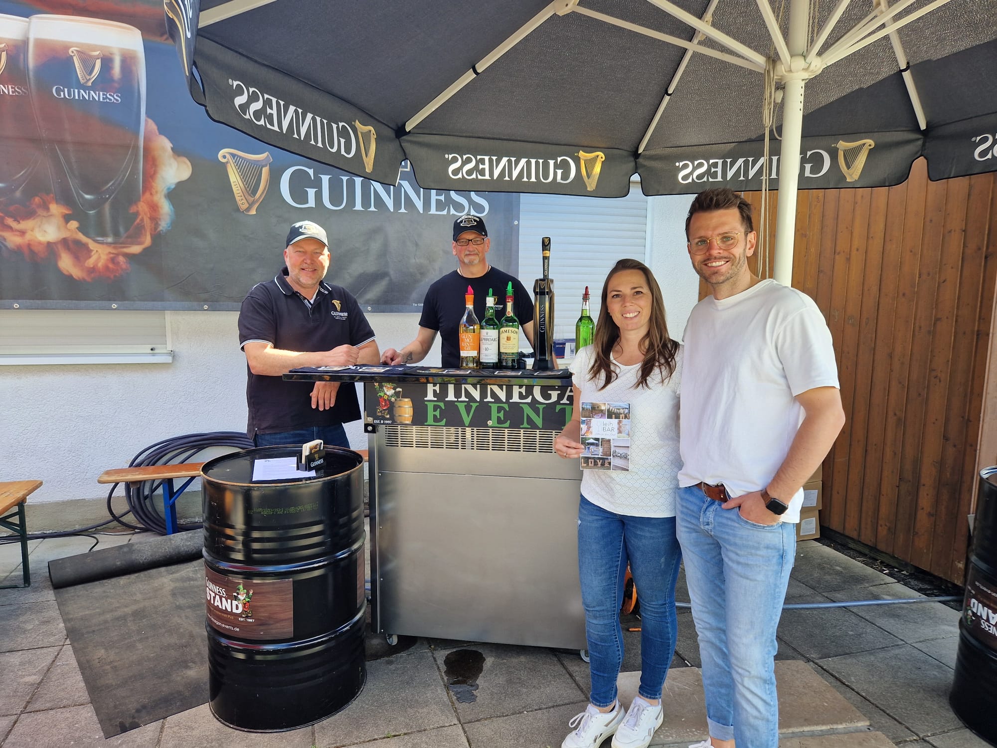Bei Chris Rehak und seinem Mobile Irish Pub fühlen sich alle auf Anhieb wohl. Bildquelle: Finnegan Events
