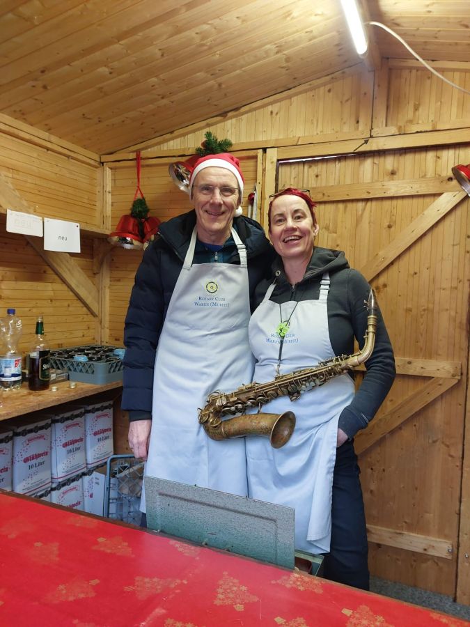 Rotary auf dem Warener Weihnachtsmarkt (© Emil Freude)