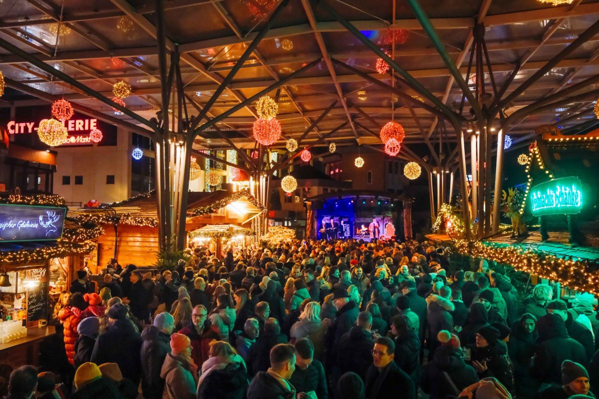 Wolfsburger Weihnachtsmarkt  (© WMG Wolfsburg, Foto: Janina Snatzke)