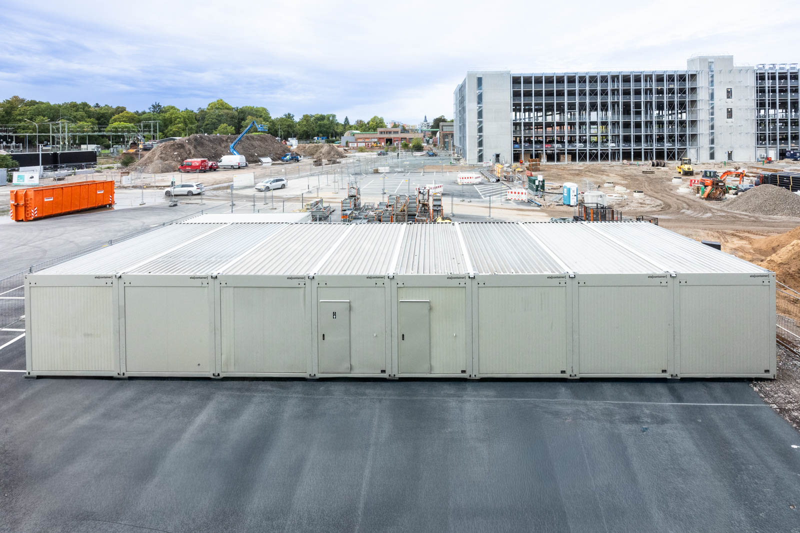 Die insgesamt 144 Quadratmeter große Raumlösung in Offenbach besteht aus acht ELA Containern.