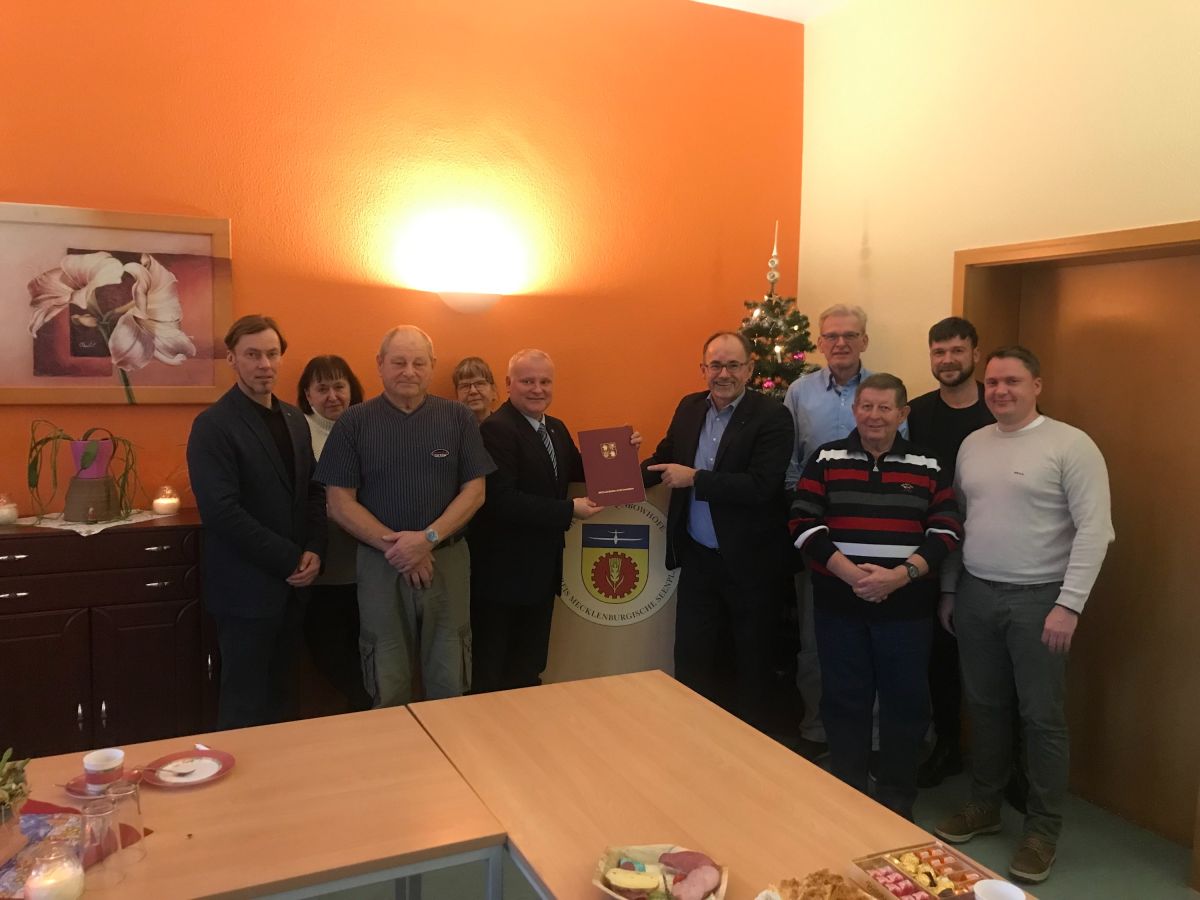 Übergabe Fördermittel durch Minister Dr. Wolfgang Blank (© Sandra Weckert)