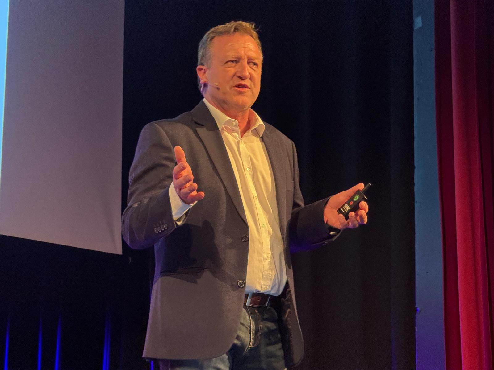 "Technologie verändert die Kommunikation rasanter denn je", so Holger Hagenlocher (Foto) (Die Bildrechte liegen bei dem Verfasser der Mitteilung.)