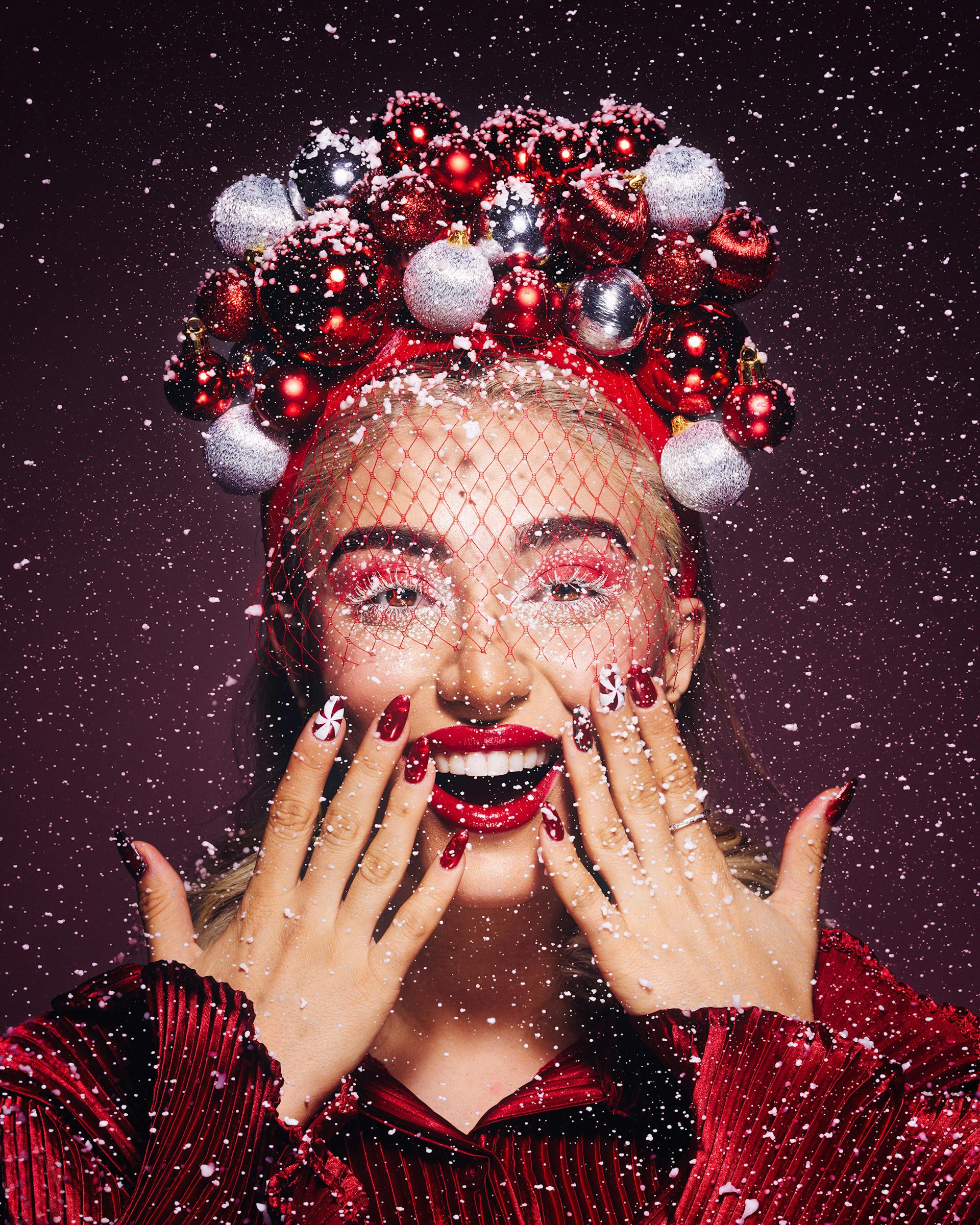 Caroline smiles ... (Bildquelle: ahmad shalbaf)