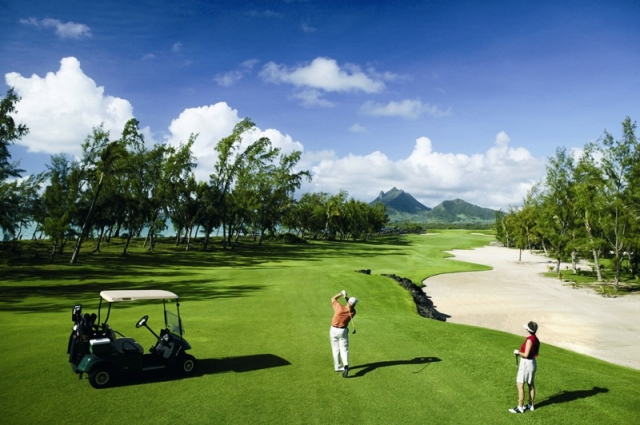 Prickelnde Abschläge auf dem Green des Le Touessrok: Louis Roederer Golf Trophy vom 13. bis 14. Augu Prickelnde Abschläge auf dem Green des Le Touessrok: Louis Roederer Golf Trophy vom 13. bis 14. Augu