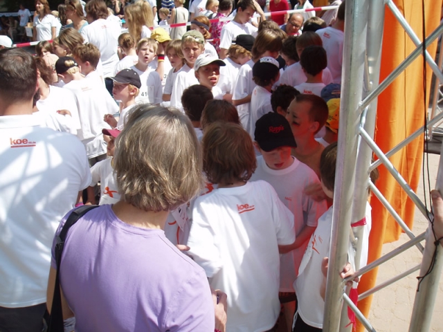 Laufen für den Bühnenvorhang - koe48 Gruppe unterstützt Sponsorenlauf der Frankfurter Waldorfschüler Laufen für den Bühnenvorhang - koe48 Gruppe unterstützt Sponsorenlauf der Frankfurter Waldorfschüler