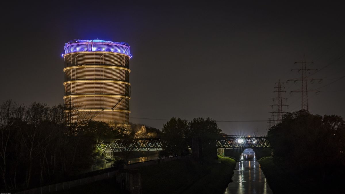 Das Gasometer in Oberhausen (© Pixabay / denfran)