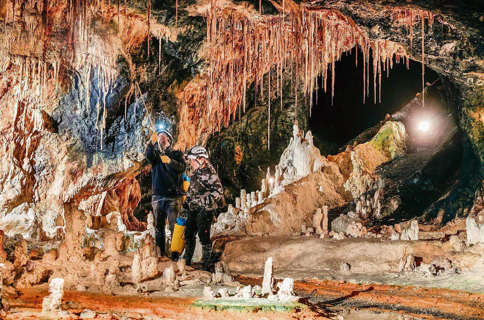Revisionsarbeiten in den Saalfelder Feengrotten (Die Bildrechte liegen bei dem Verfasser der Mitteilung.)