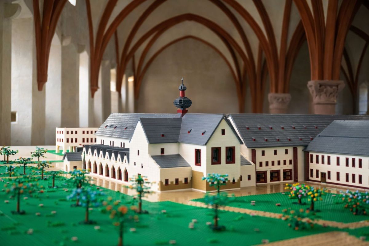 Spektakulär ergänzt wird die Konzeption des Teams Lange durch ein 5x5 Meter großes Klostermodell (© Sven Moschitz)