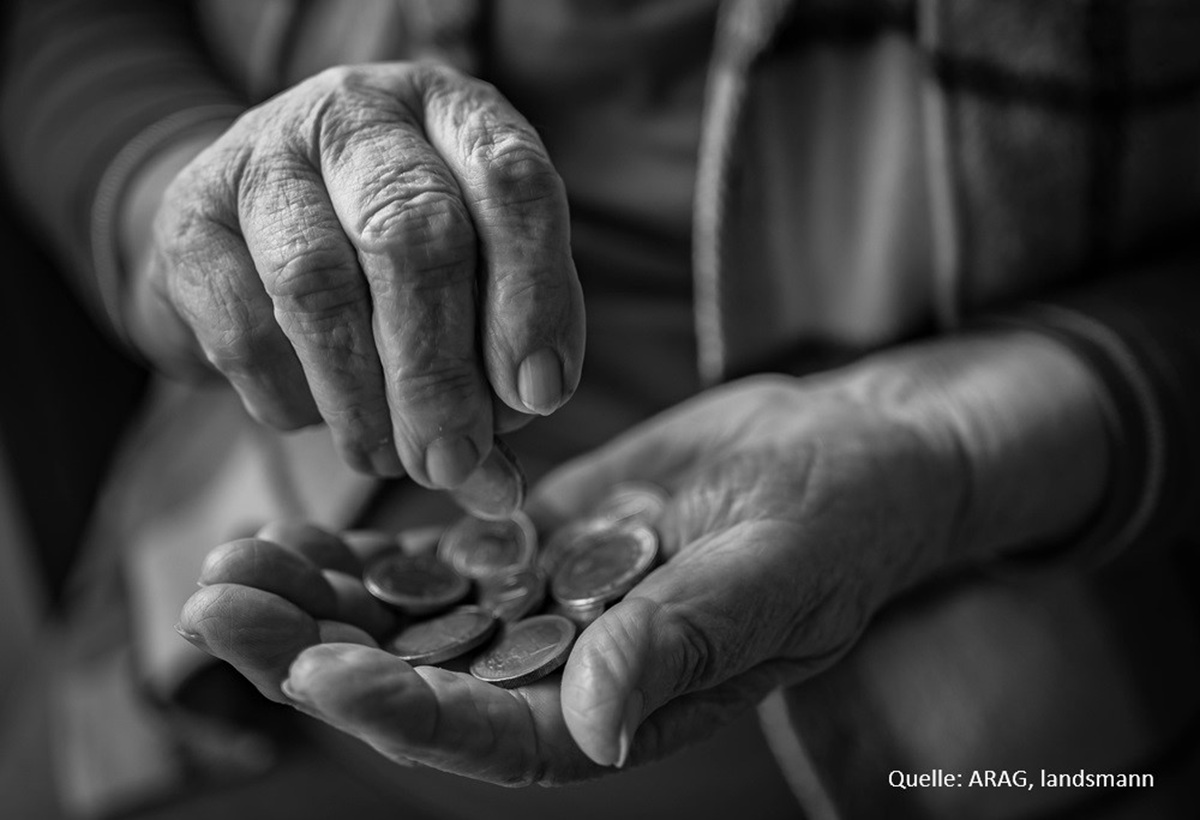 ARAG Experten mit Informationen rund um die Pflege