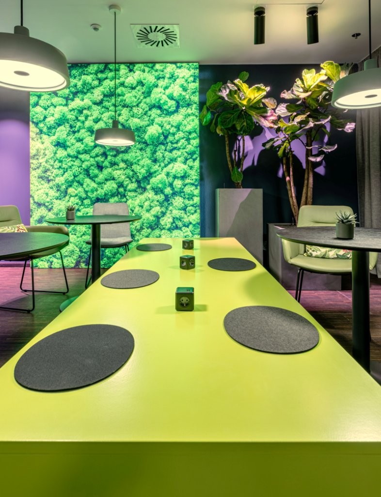 Gestaltung des Teamraumes für eine große Technologiefirma  auf dem Eurefcampus in Berlin (Die Bildrechte liegen bei dem Verfasser der Mitteilung.)