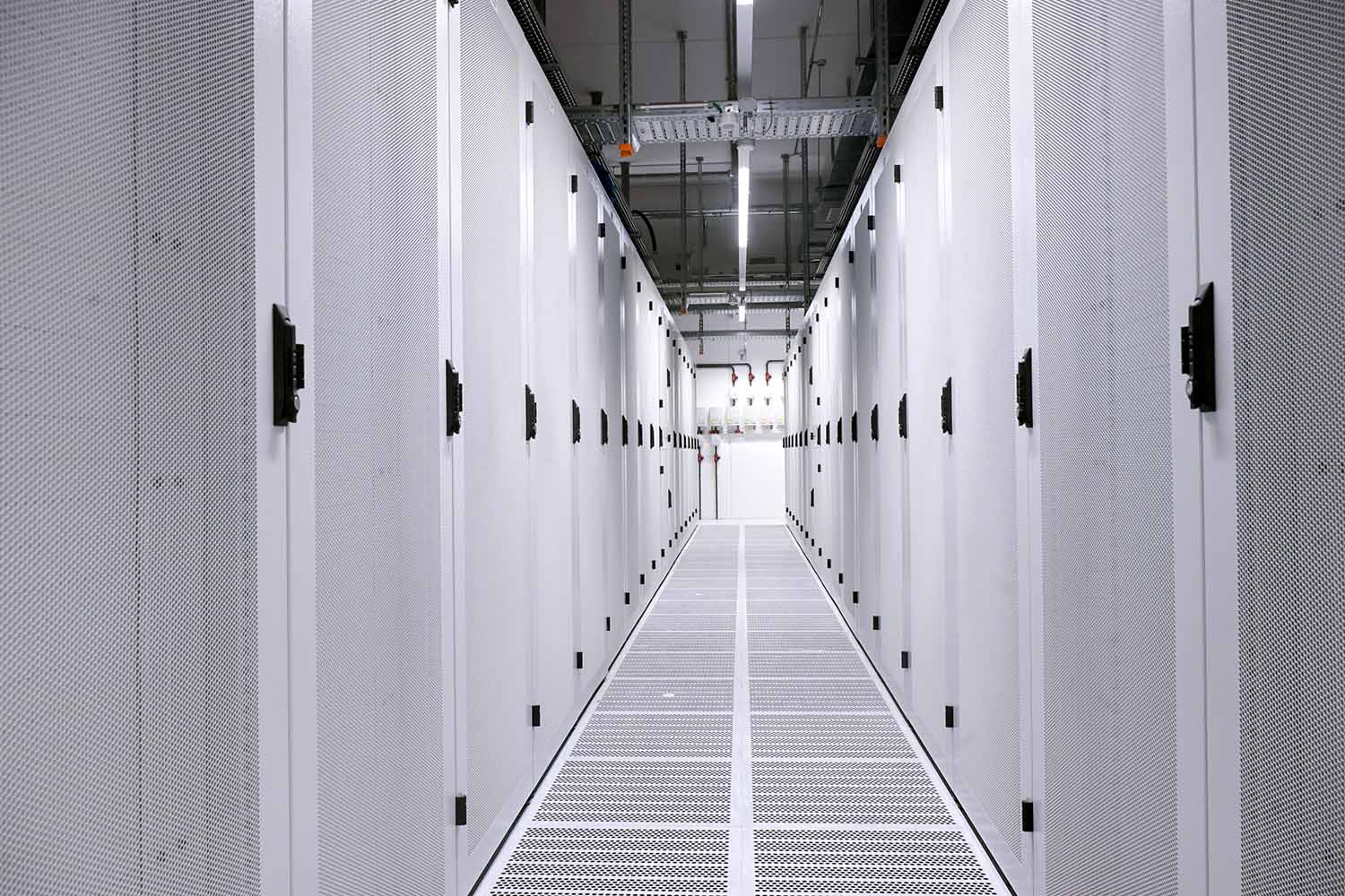 Eines der modernsten, sichersten und nachhaltigsten Colocation-Rechenzentren Süddeutschlands. (Die Bildrechte liegen bei dem Verfasser der Mitteilung.)