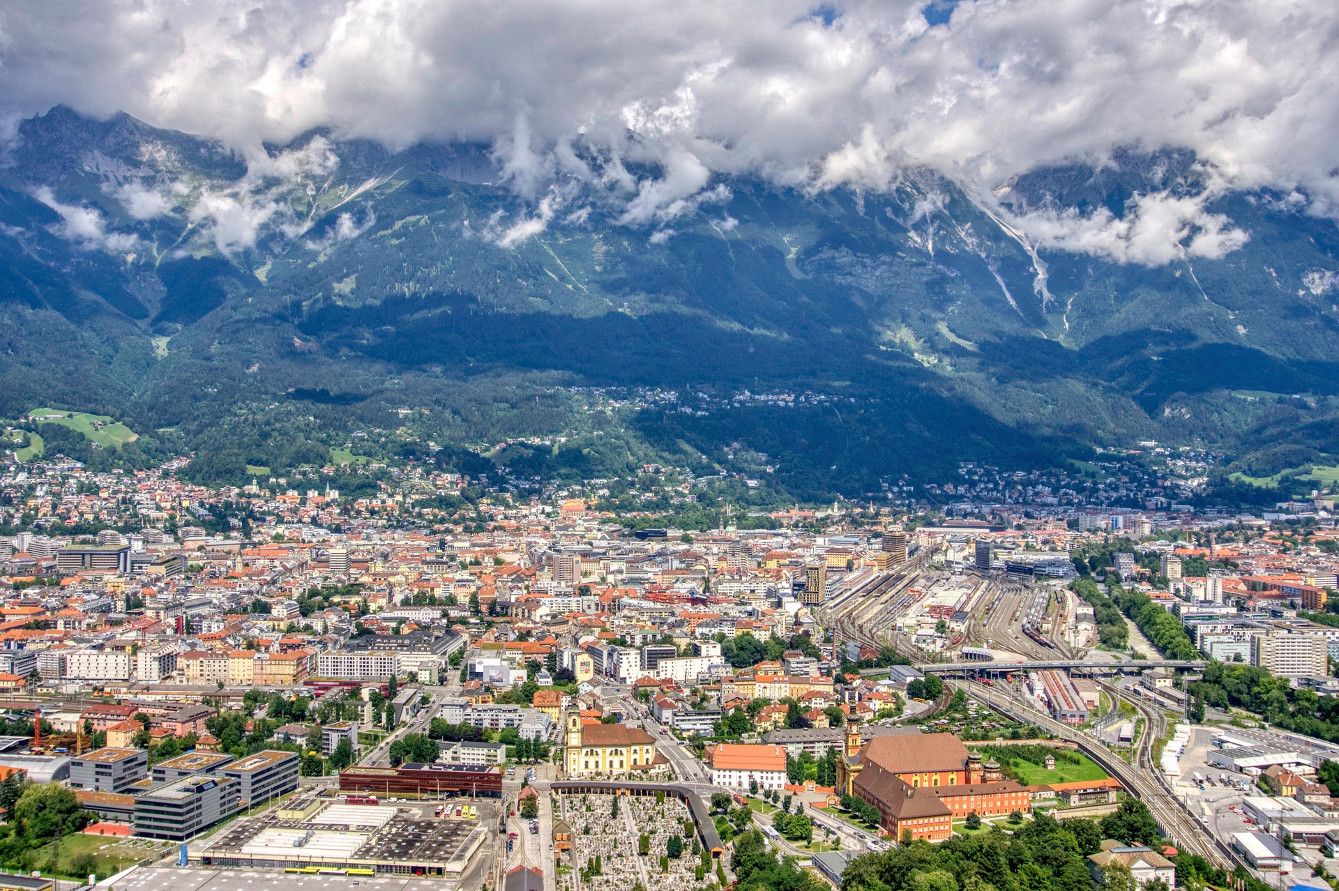 Immobilien Innsbruck (Bildquelle: Image by Luca from Pixabay)