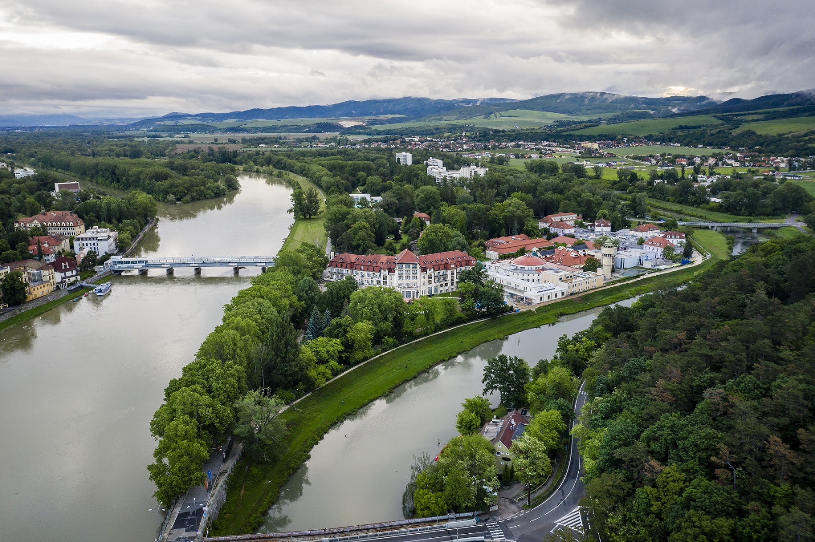 Die Kurinsel in Piestany liegt nur 30 Minuten von Trencin entfernt. (Die Bildrechte liegen bei dem Verfasser der Mitteilung.)