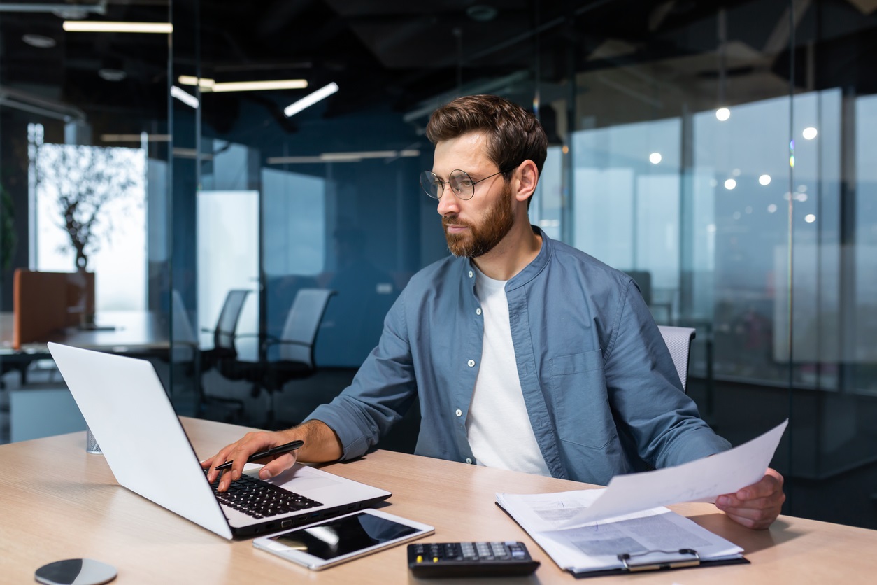 (Bildquelle: iStock-1473781095, Betriebsprüfung)