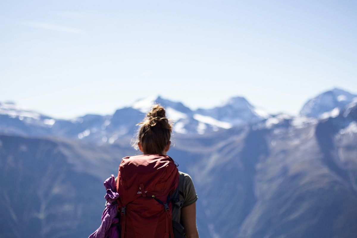 Wählen Sie Ihre Wanderroute flexibel jeden Tag neu! (© Foto von Stefan Lehner auf Unsplash)