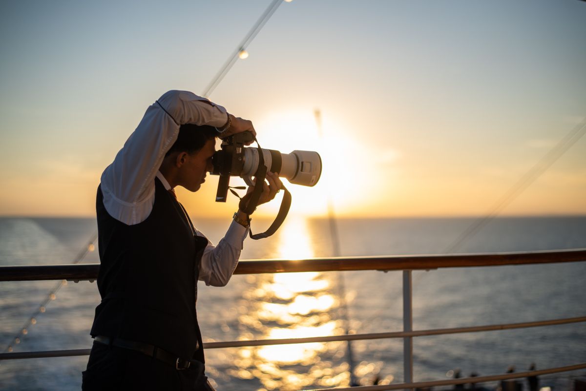 Mit einem Job an Bord der Sonne entgegen (© )