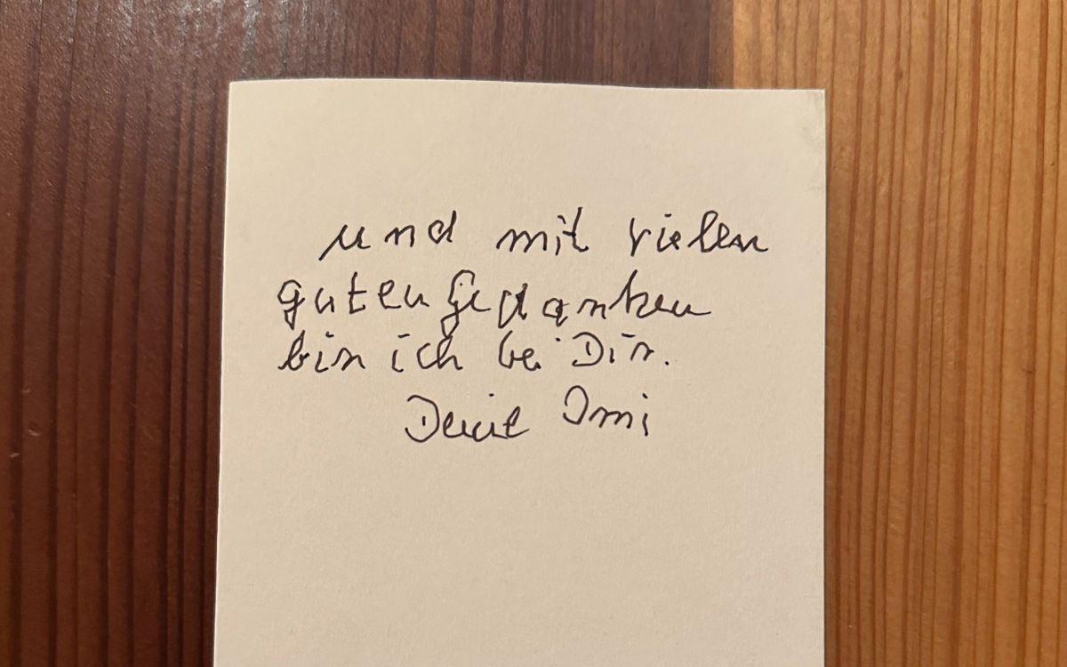 Die letzte Karte von meiner Omi an Ihren Enkel.  (© Bomlins GmbH)