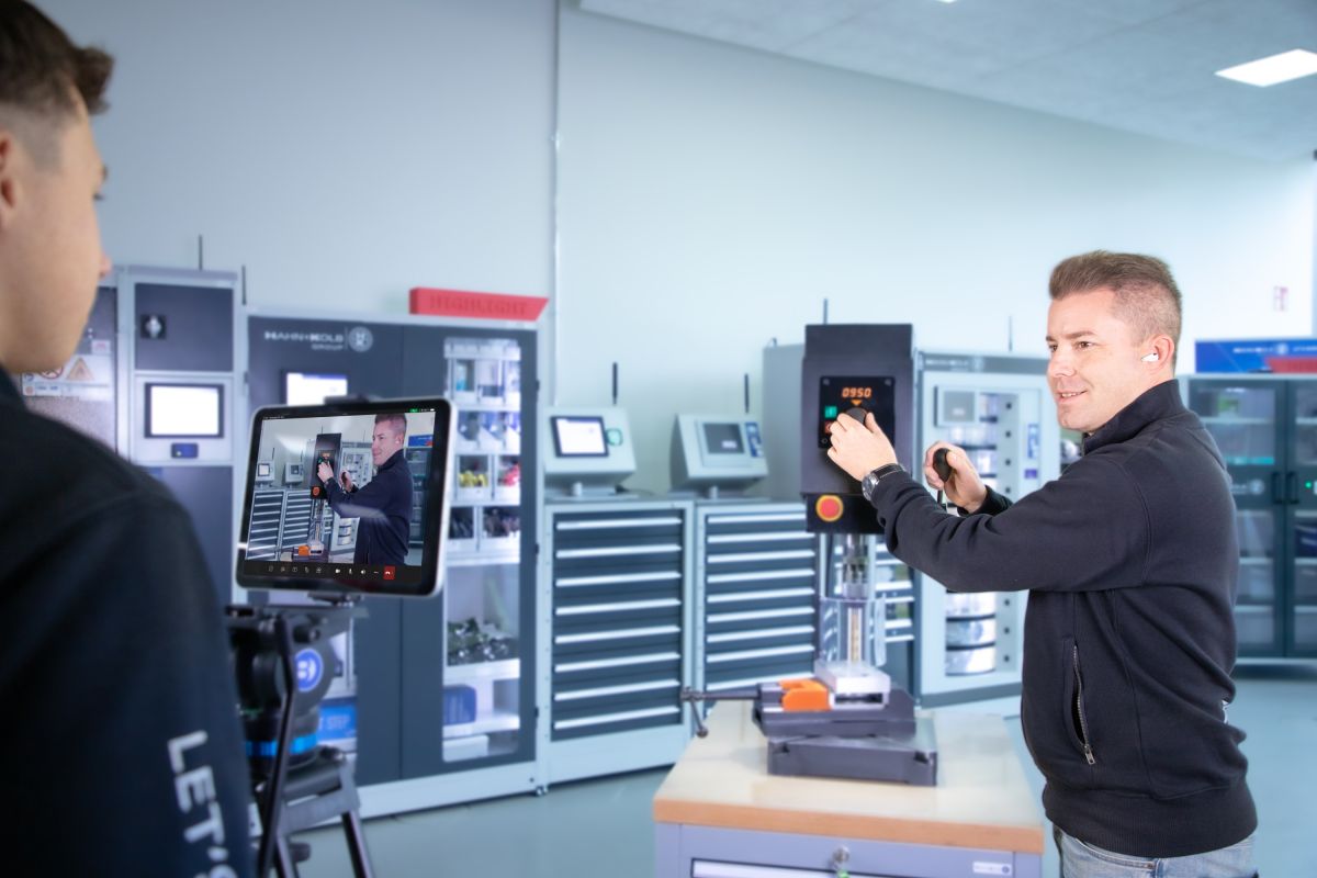 HAHN+KOLB bietet neue Online-Beratungsgespräche und Live-Produktvorführungen.  (© HAHN+KOLB)