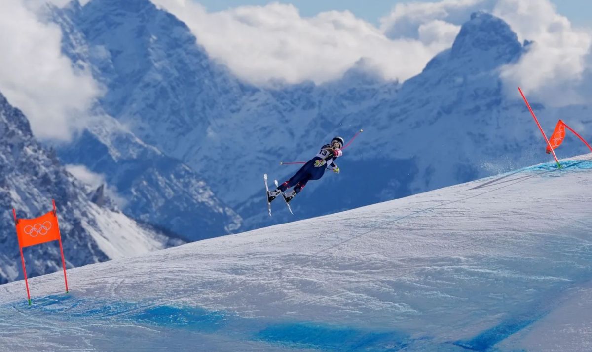 Lindsey Vonn kurz vor dem schweren Sturz bei den Olympischen Spielen 2026 (© Jacquelyn Martin / AP / dpa)