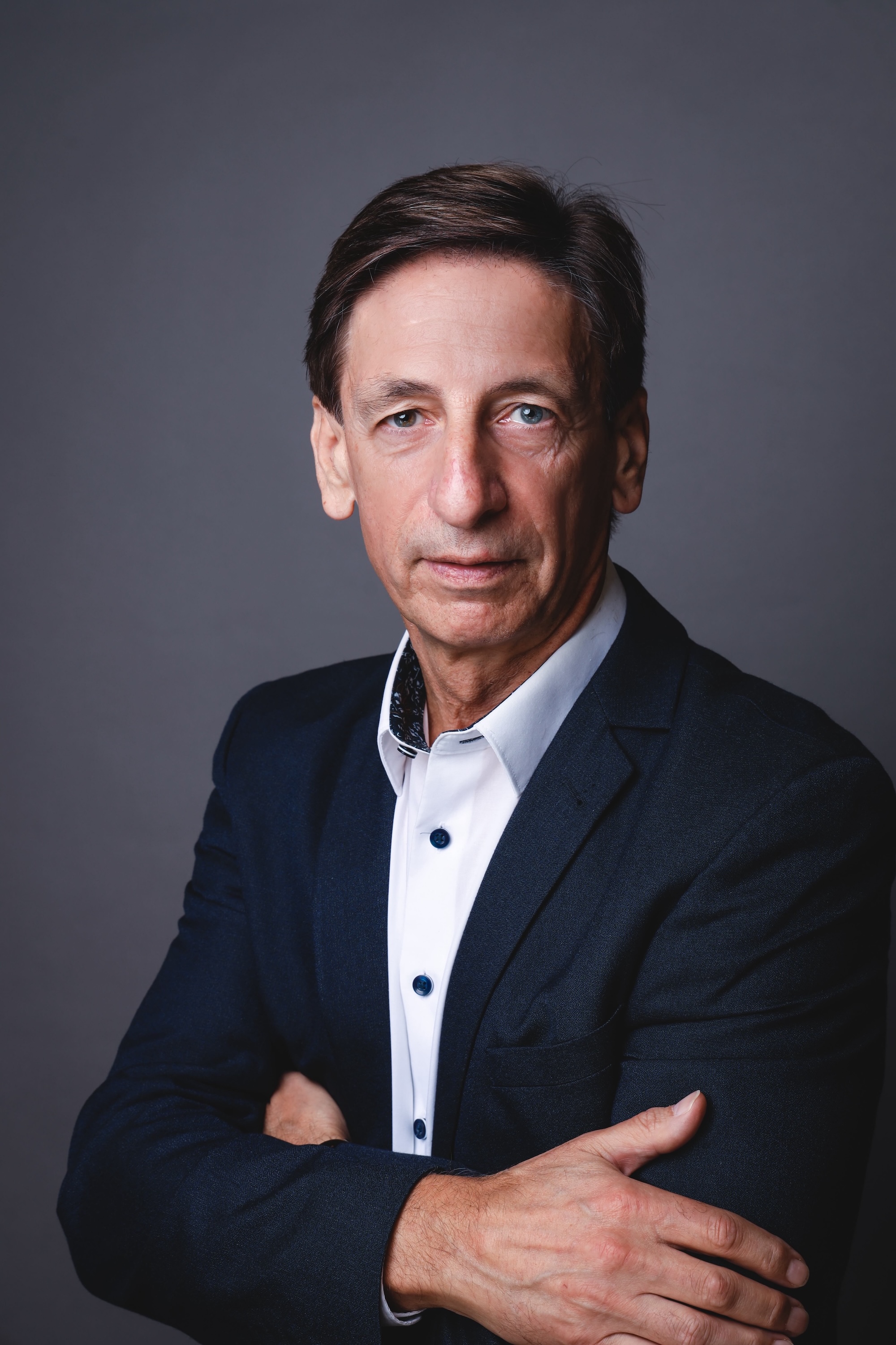 Rolf Klein ist Ökonom, Publizist und zertifizierter Finanzplaner und hat das Buch 