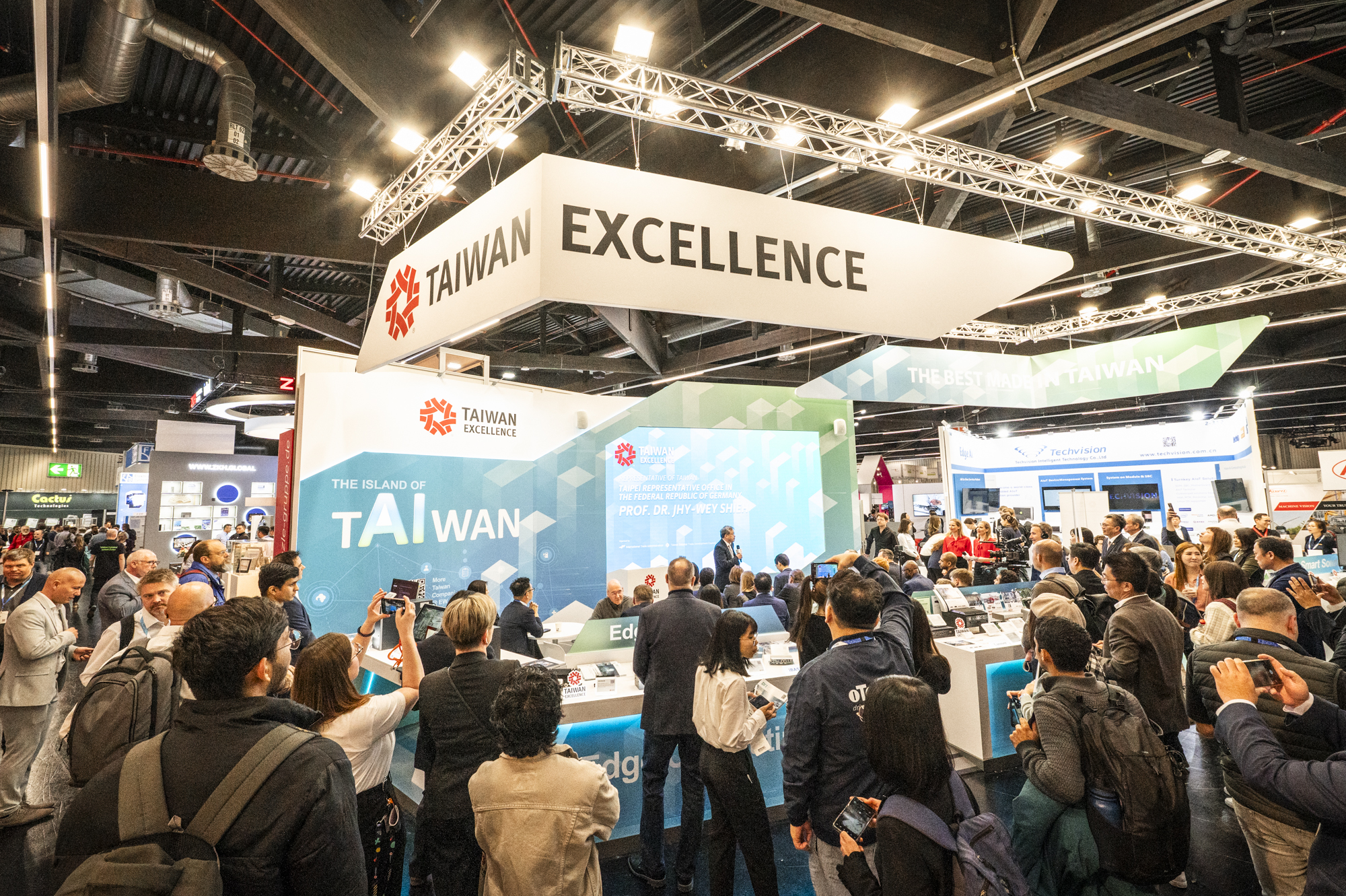 Prämierte KI-Lösungen aus Taiwan stehen im Mittelpunkt des Taiwan Excellence Pavillons (Halle 2 Stand 313) auf der Embedded World