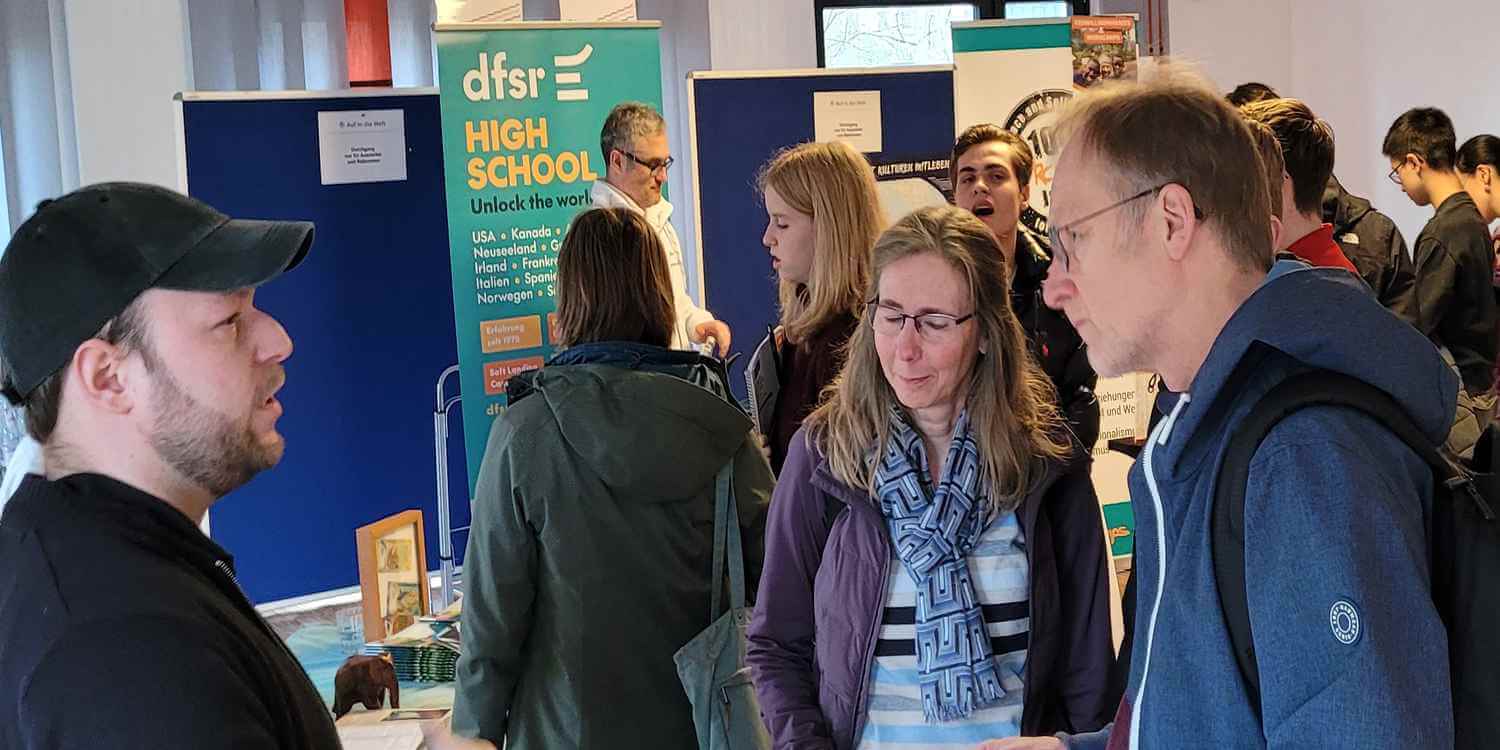 AUF IN DIE WELT Messe in Köln – Viel Interesse am Auslandsjahr (Stiftung Völkerverständigung)