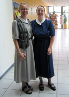 Oberin Johanna Hägele (l.) freut sich, Naemi Söll aufnehmen zu können. 