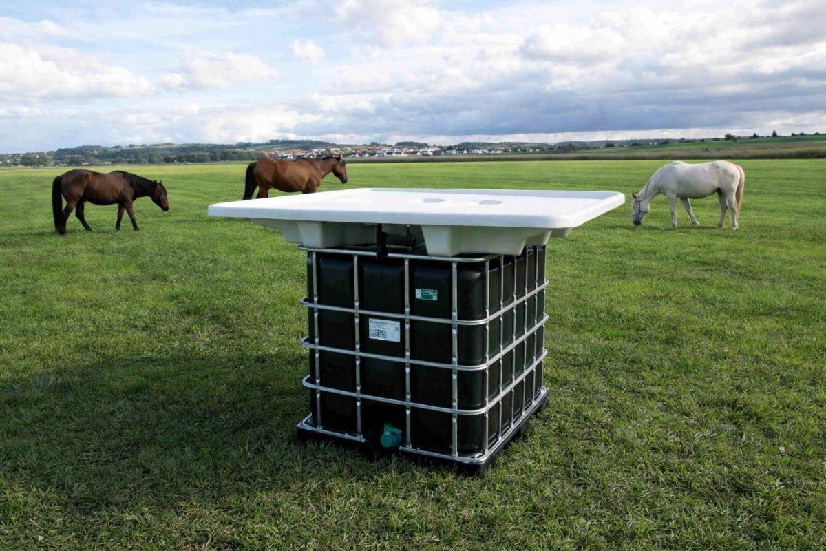 Autark und überall einsetzbar, wo Frischwasser benötigt wird: Der Pluvara-Regensammler. Foto: Pluvara (© )