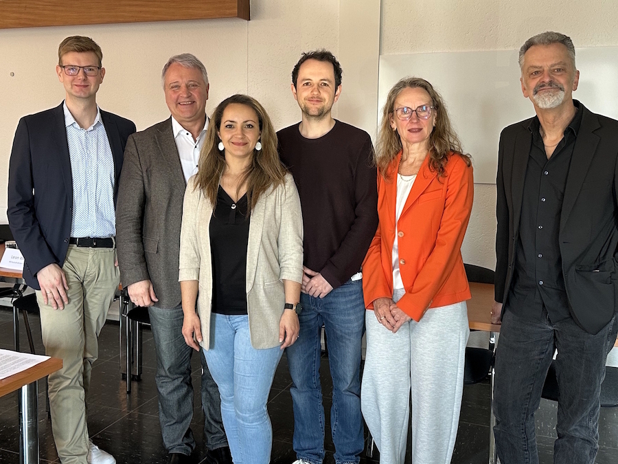 M. Höweler, R. Viehof, L. Reinhardt, Leon Wenigenrath, Christine Lötters, Andreas Bachmann (Die Bildrechte liegen bei dem Verfasser der Mitteilung.)