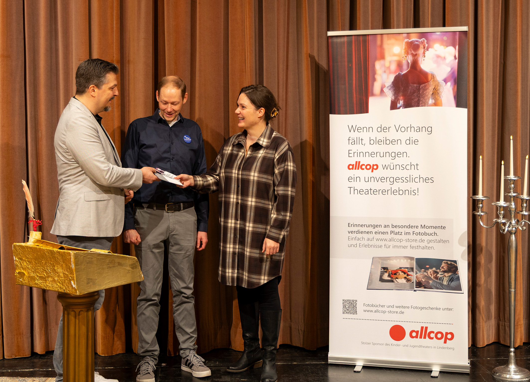 Gruppenfoto: Sascha Hunner, Stephan Wirtensohn, Monika Sommerfeld (Die Bildrechte liegen bei dem Verfasser der Mitteilung.)