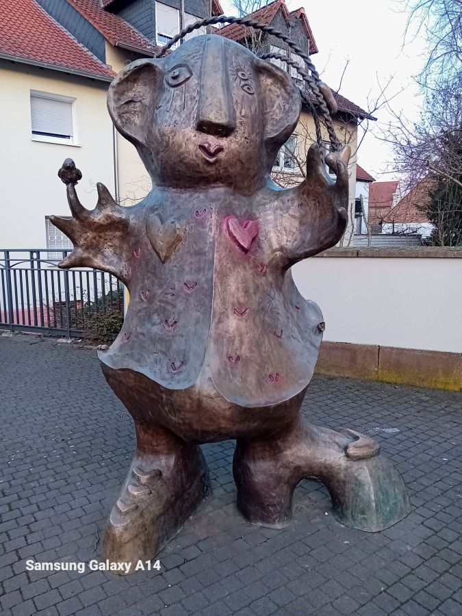 -Die Große Frau-, Carin Grudda by Galerie Elzenheimer, Bronze 2010   (© Peter Elzenheimer, Galerie)