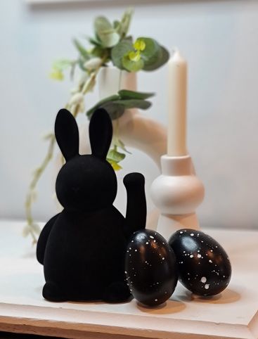 Winky-Osterhase in Schwarz, Jola Simer, 16.03.26, tischdeko-online.de, Dorsten (NRW)